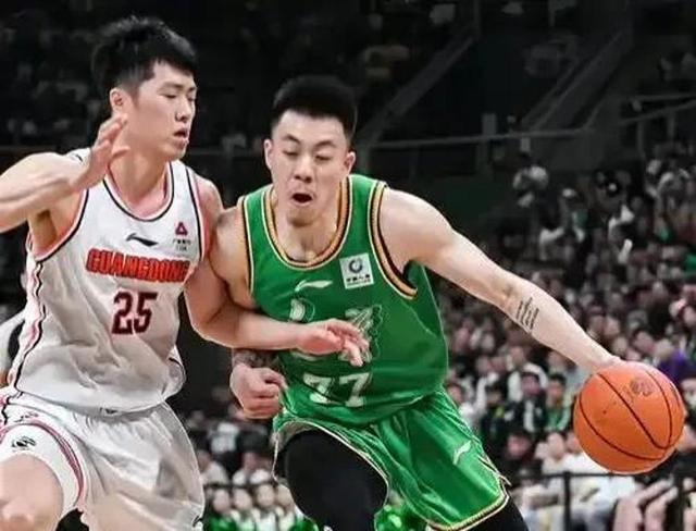 北京首钢队男篮热火朝天备战下一仗