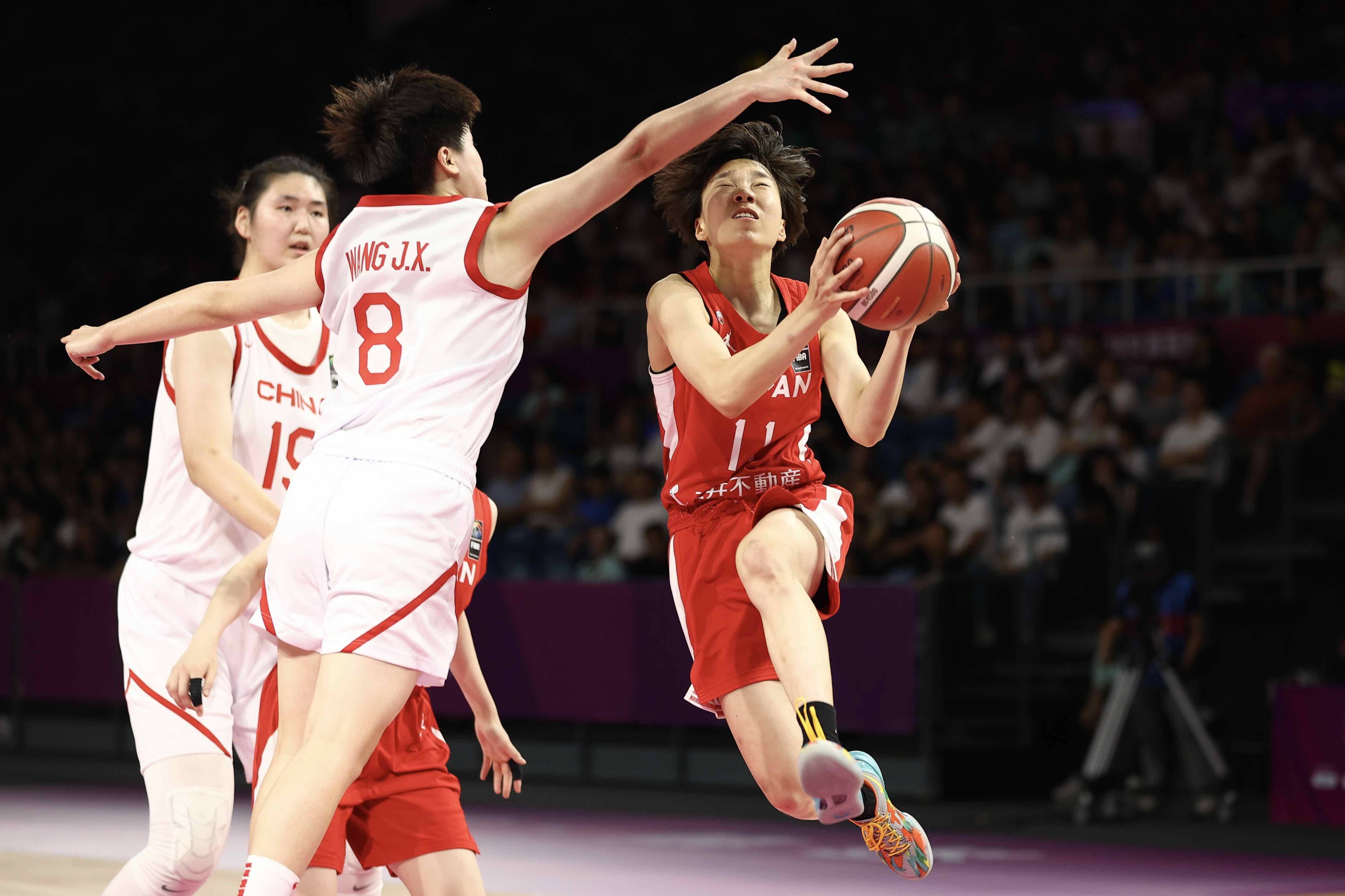 关于中国女篮昨晚对阵日本女篮精彩瞬间全场93-61大胜对手的信息