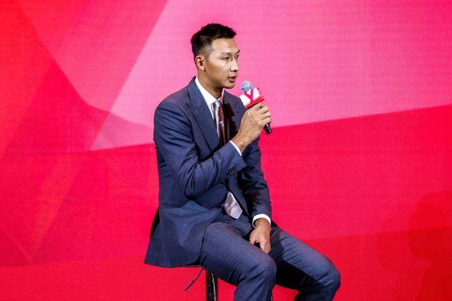 快快评|央视取消易建联专访，公众的关注并非猎奇