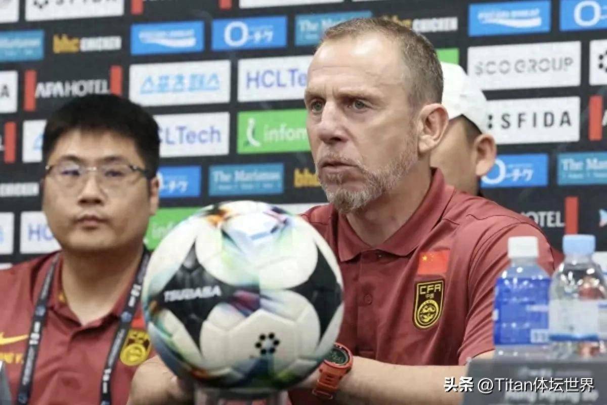中国男足再演功夫足球高天意恶意犯规逃过红牌的简单介绍