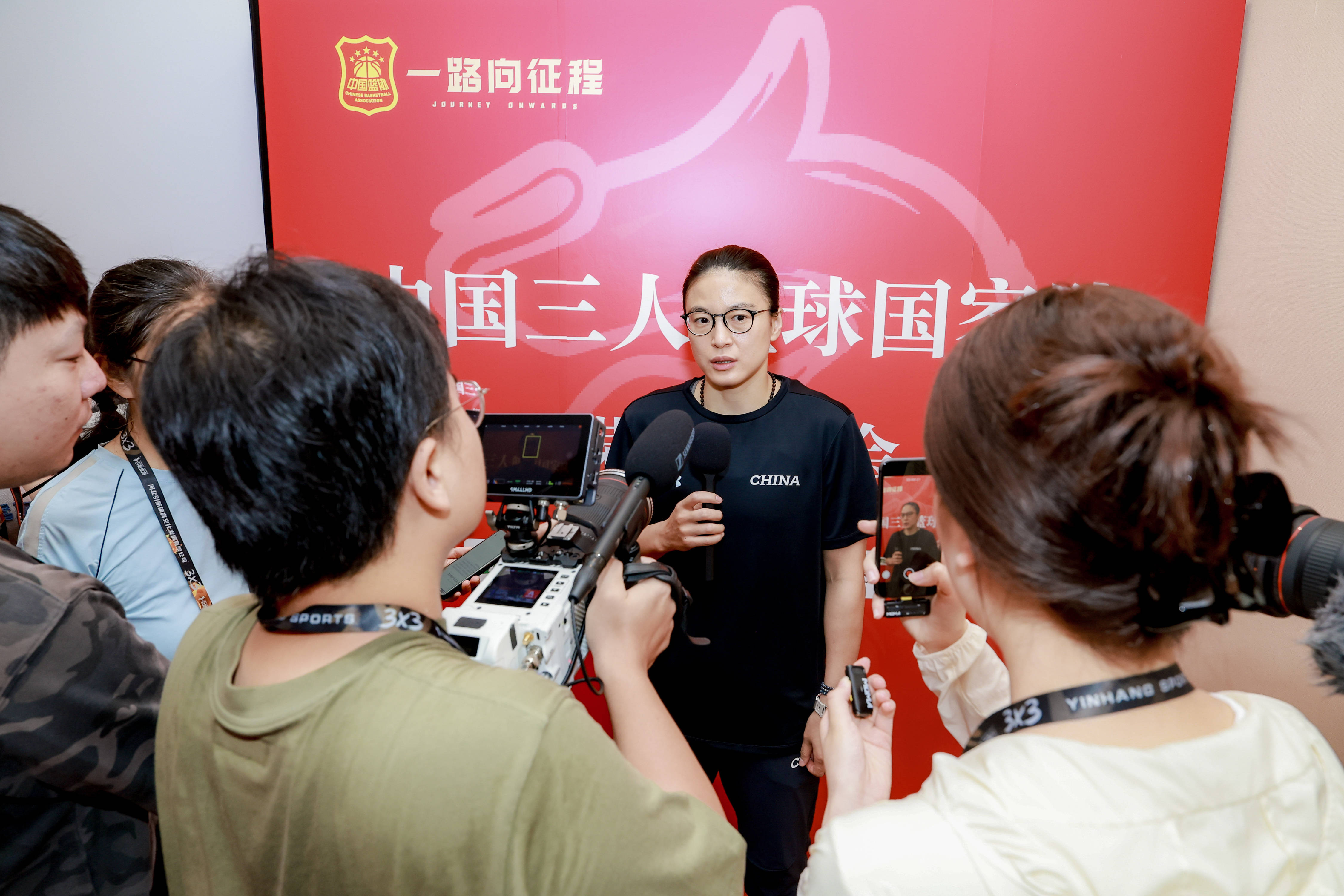 国家队代表勇往直前，力争奖杯加冕