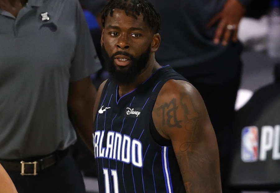 包含前NBA球员斯坦利-约翰逊加盟日本B联赛，签约长崎维鲁卡的词条